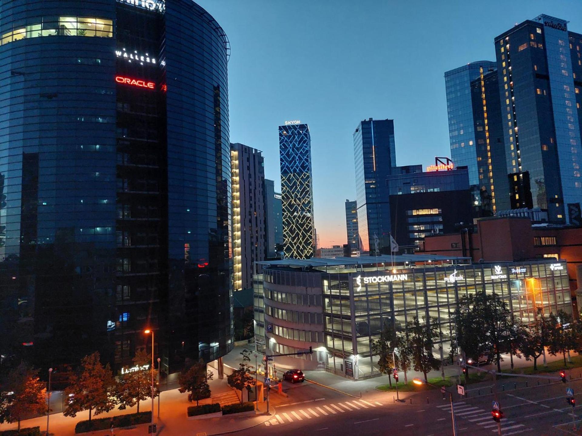 Kahe Magamistoaga Ja Suure Elutoaga 3-Toaline Korter Vaatega Tallinna Aerikeskusele Exterior photo